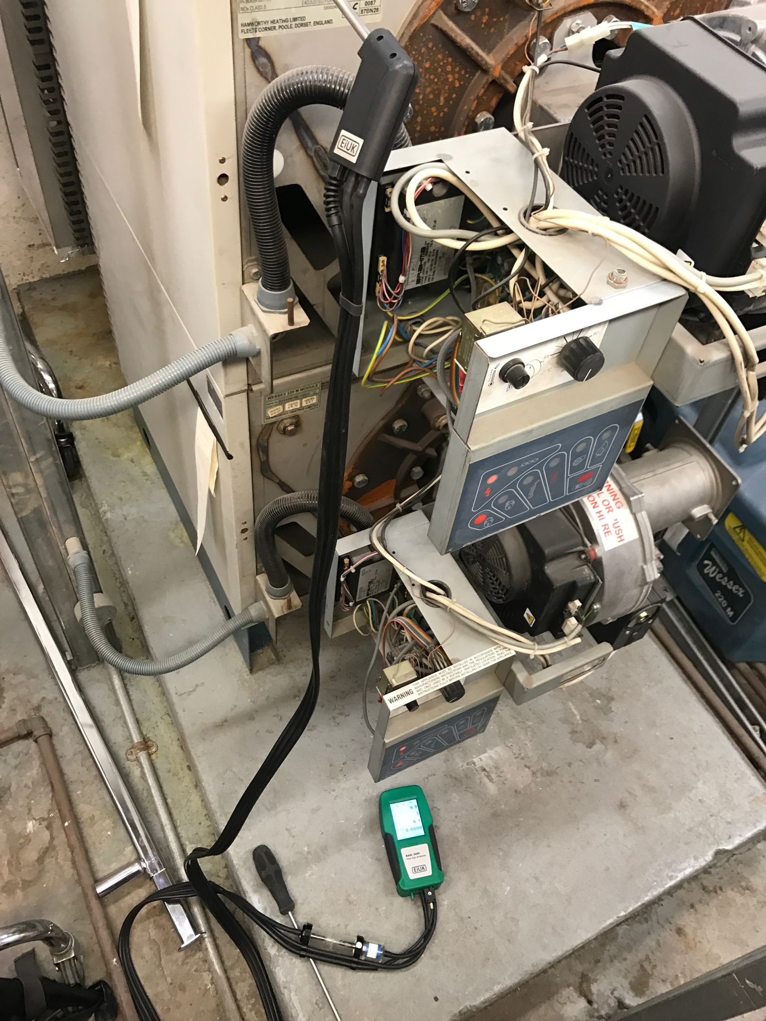 gas safe registered engineer near me Halifax, HX1-HX7